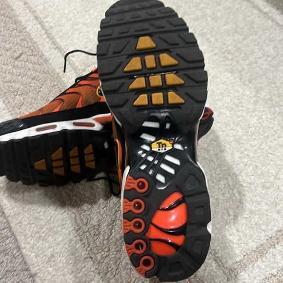 Nike tn  Orange Black Sneakers Air Max Plus - Picture 4 of 5